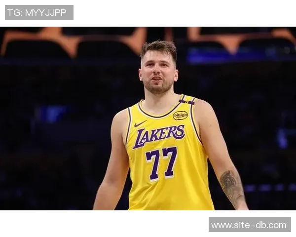 沃西称赞东契奇聪明能理解球队战术期待他与队友更好配合