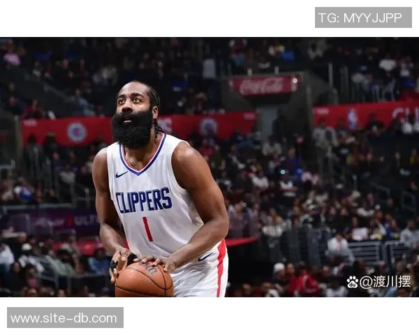 哈登火力全开半场表现惊艳独得22分助球队掌控比赛节奏 哈登火力全开半场表现惊艳独得22分助球队掌控比赛节奏